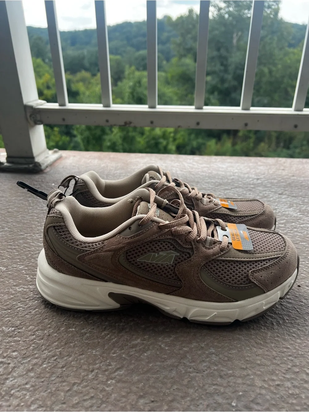 Avia Men’s 5000 Athletic Sneakers